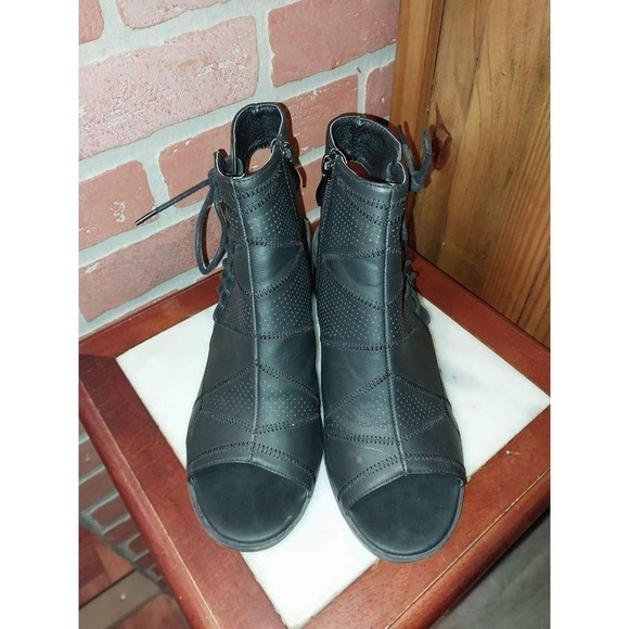JC Shoes - JC black boot espadrille sandals.  Size 8.5